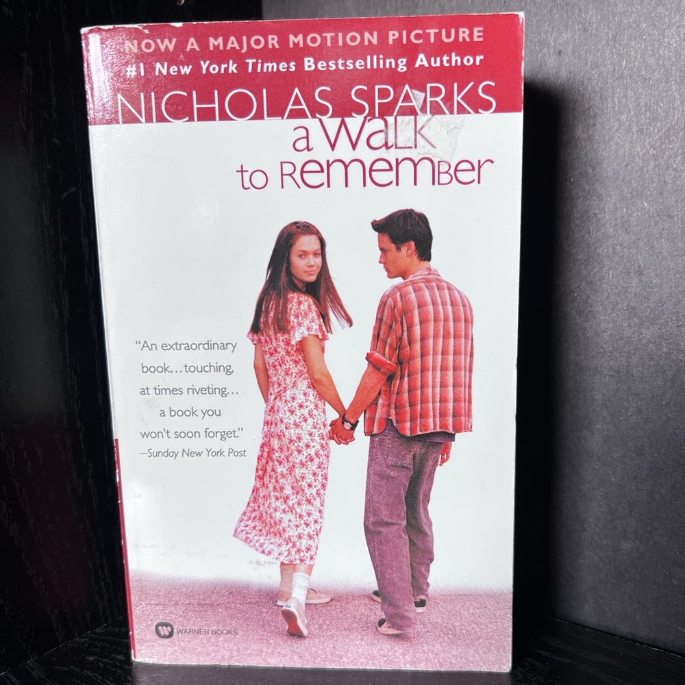 ❗️5/$10 - A Walk To Remember paperback book